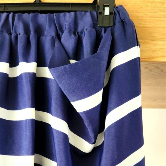 BCBGeneration Navy and White Striped Skirt - Picture 3 of 6